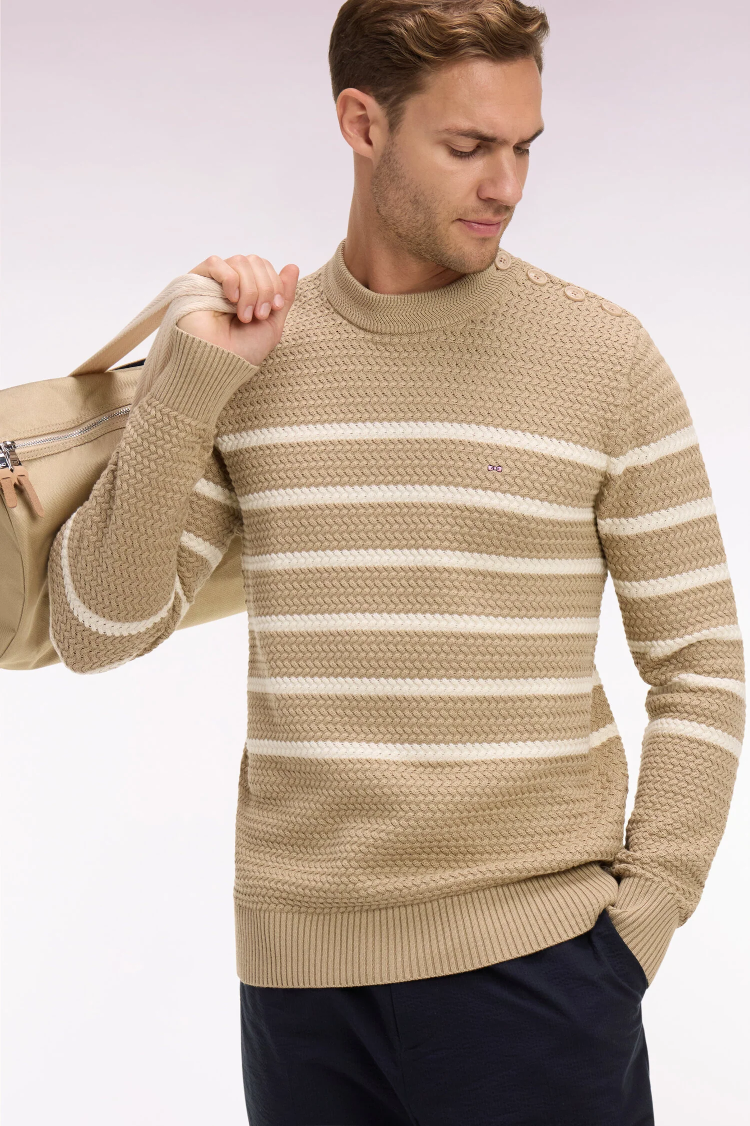 Pull marin à épaule boutonnée en coton chevron beige