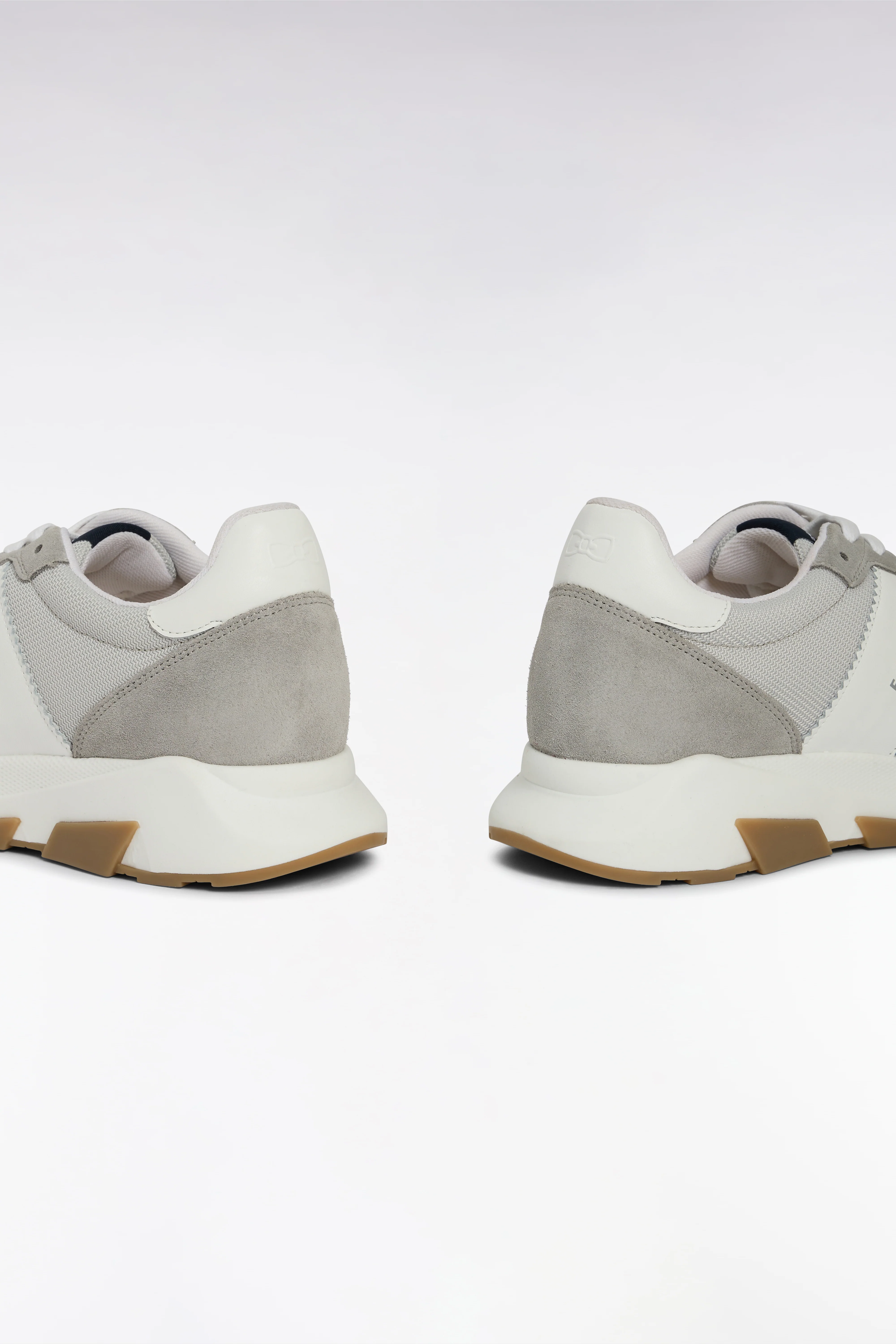 Sneakers multimatières en cuir grises - Image 6