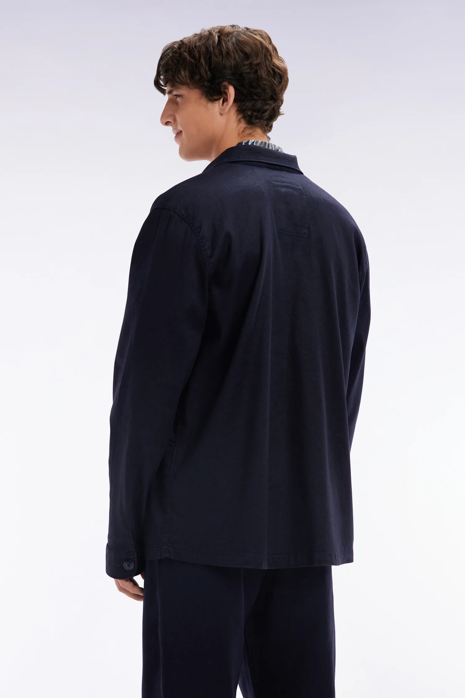 Surchemise à poches plaquées en lin et coton stretch marine - Image 4