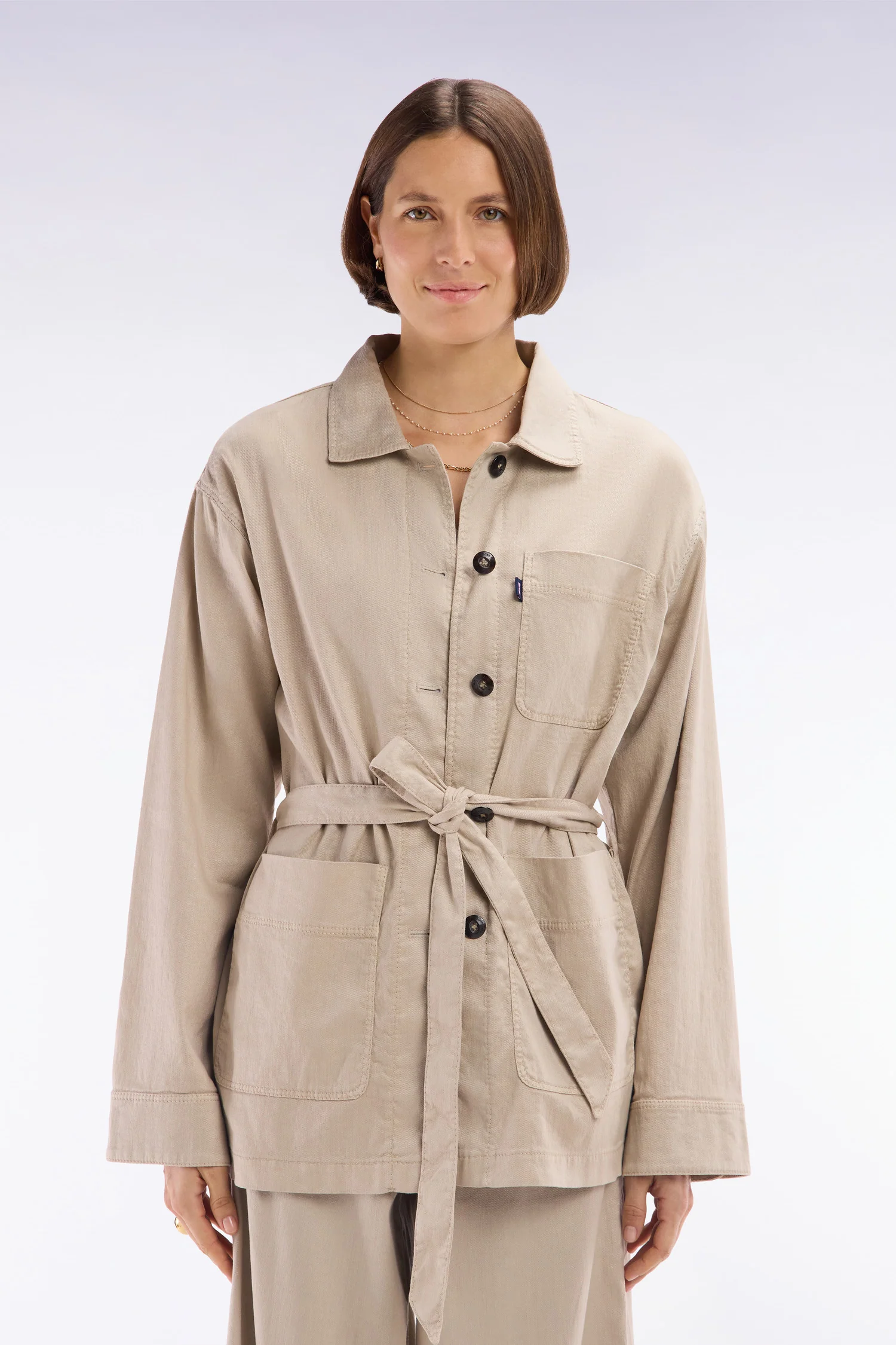 Surchemise ceinturée en lin et coton stretch beige coupe oversized - Image 3
