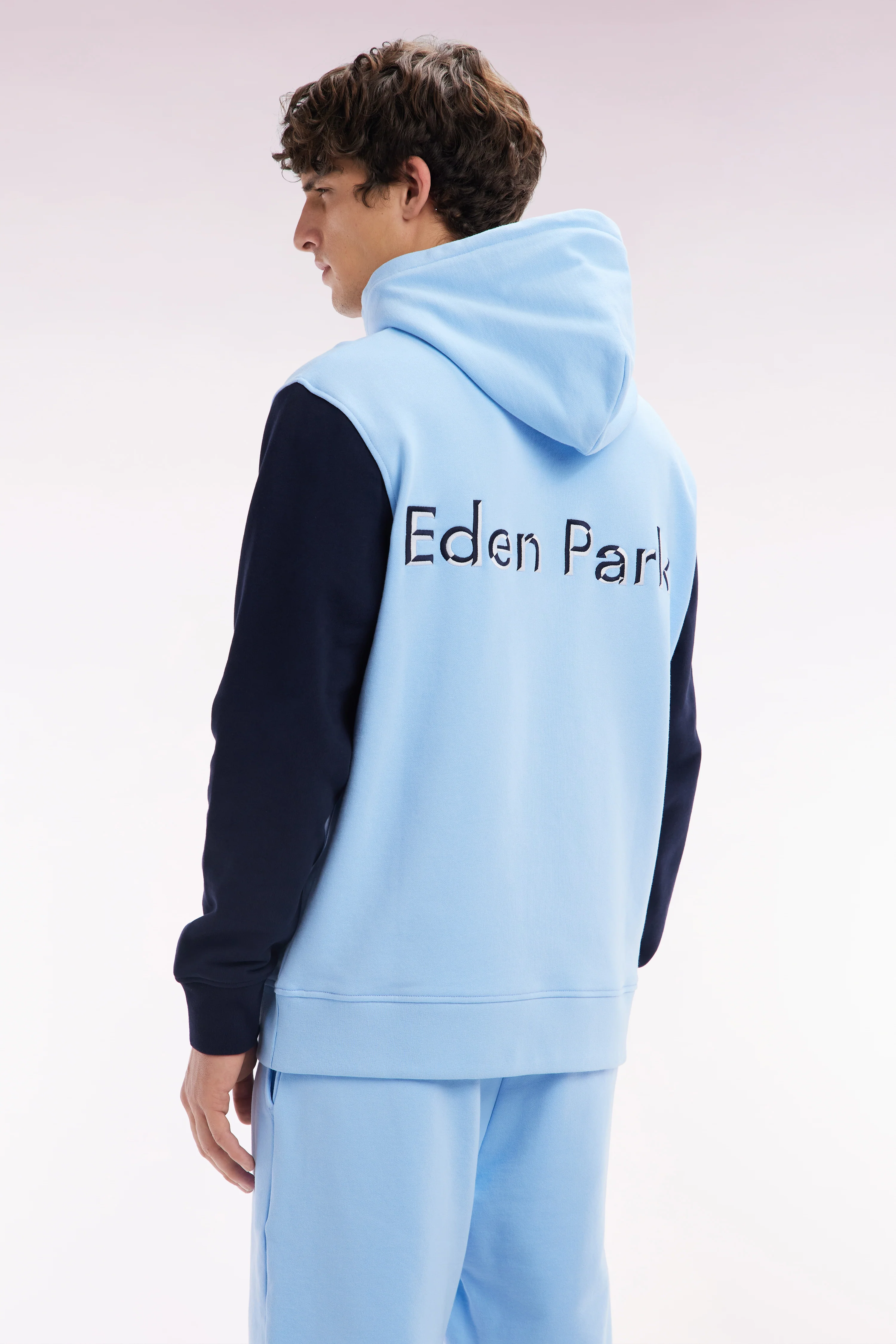 Sweatshirt à capuche en coton marine coupe décontractée broderie dos bicolore - Image 4