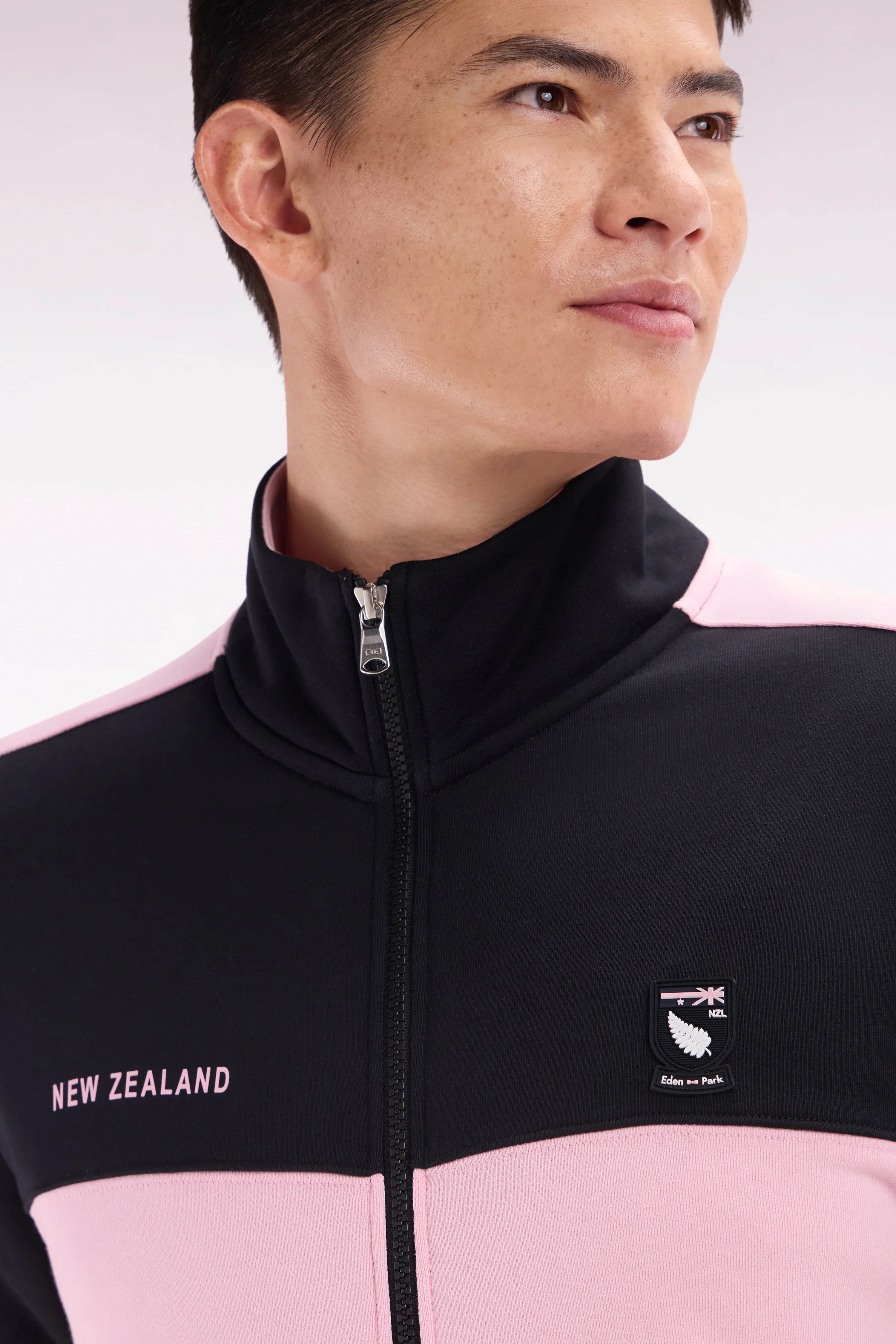 Sweatshirt New Zealand en molleton coton noir et rose coupe décontractée - Image 5