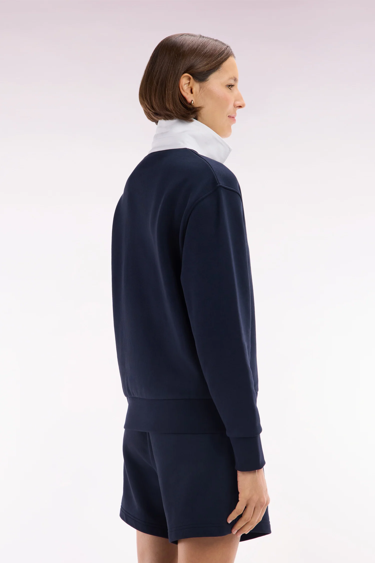 Sweatshirt à col maillot en coton marine coupe décontractée - Image 4