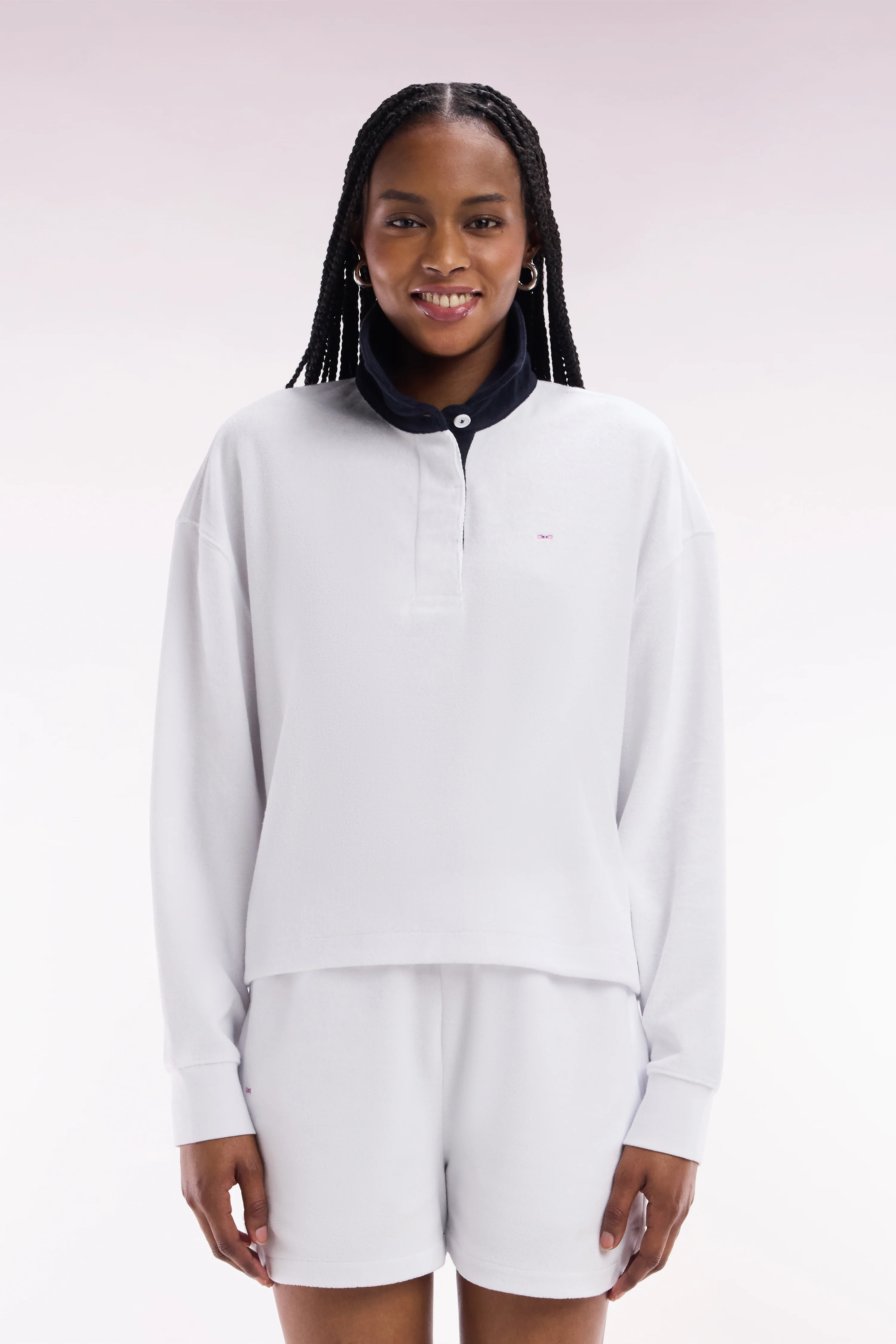 Sweatshirt à col maillot marine en coton blanc - Image 3
