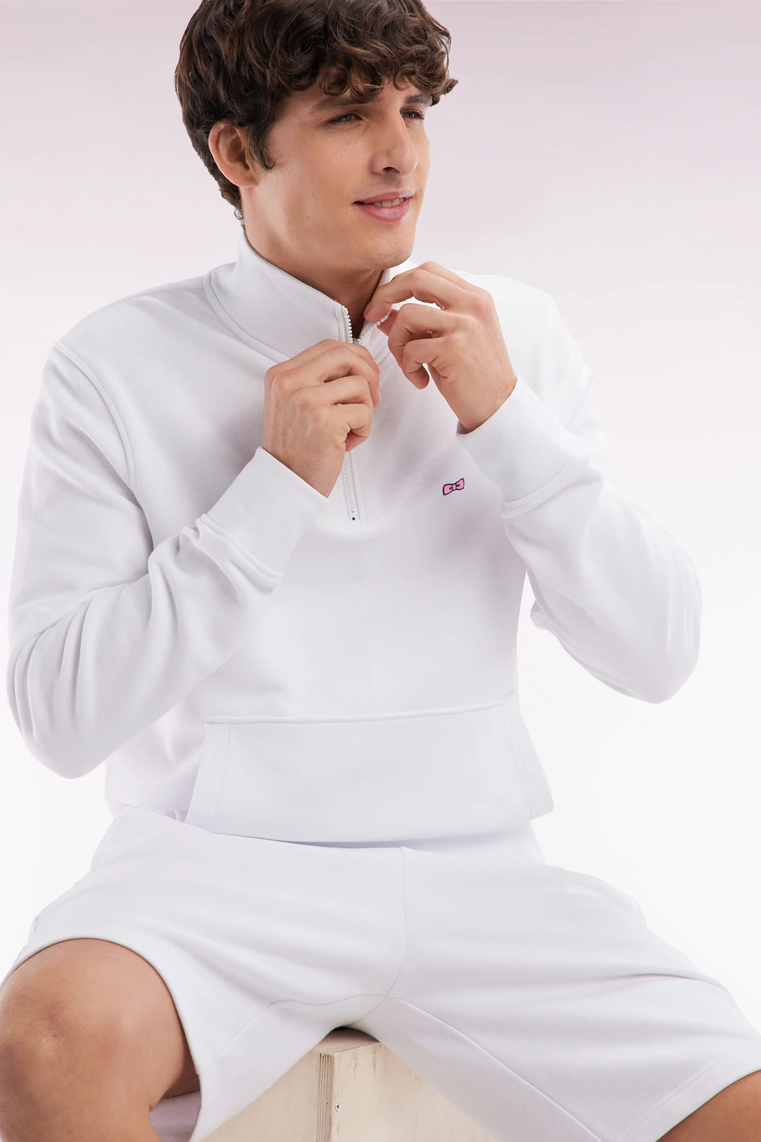 Sweatshirt à col zippé en coton blanc coupe droite - Image 2