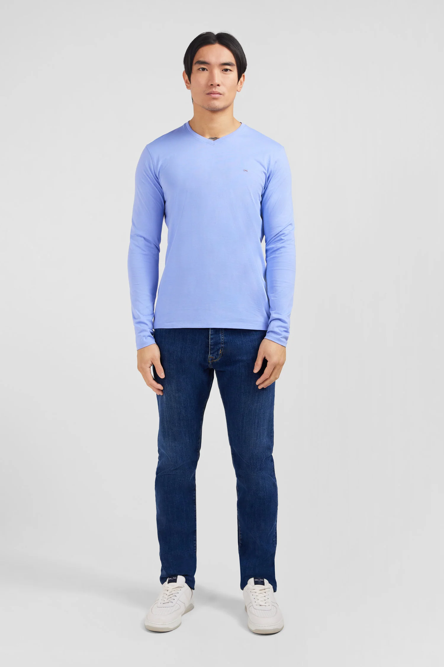 T-shirt bleu col V à manches longues - Image 7
