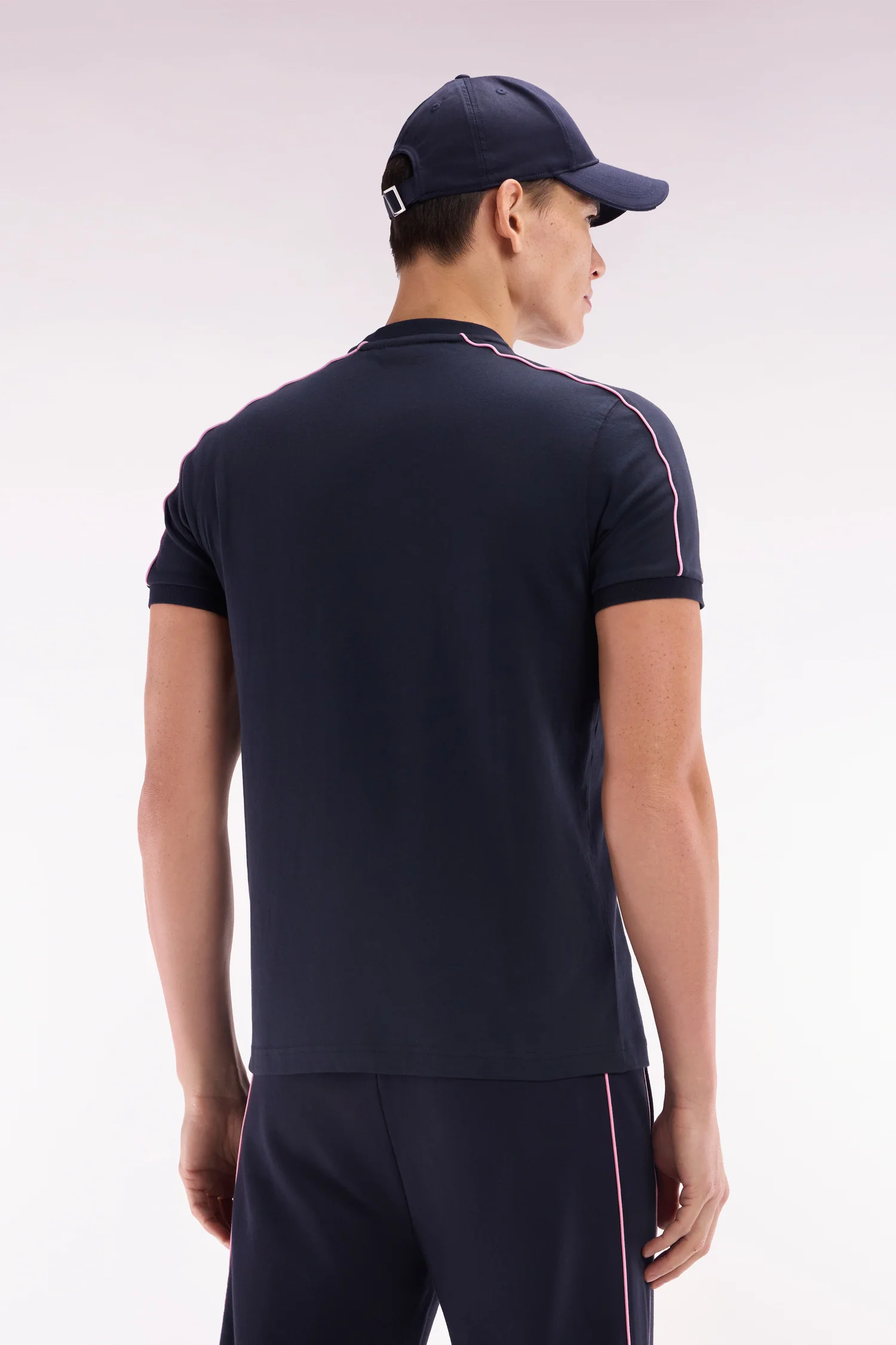T-shirt en coton marine Ă passepoil et broderie roses coupe droite - Image 5