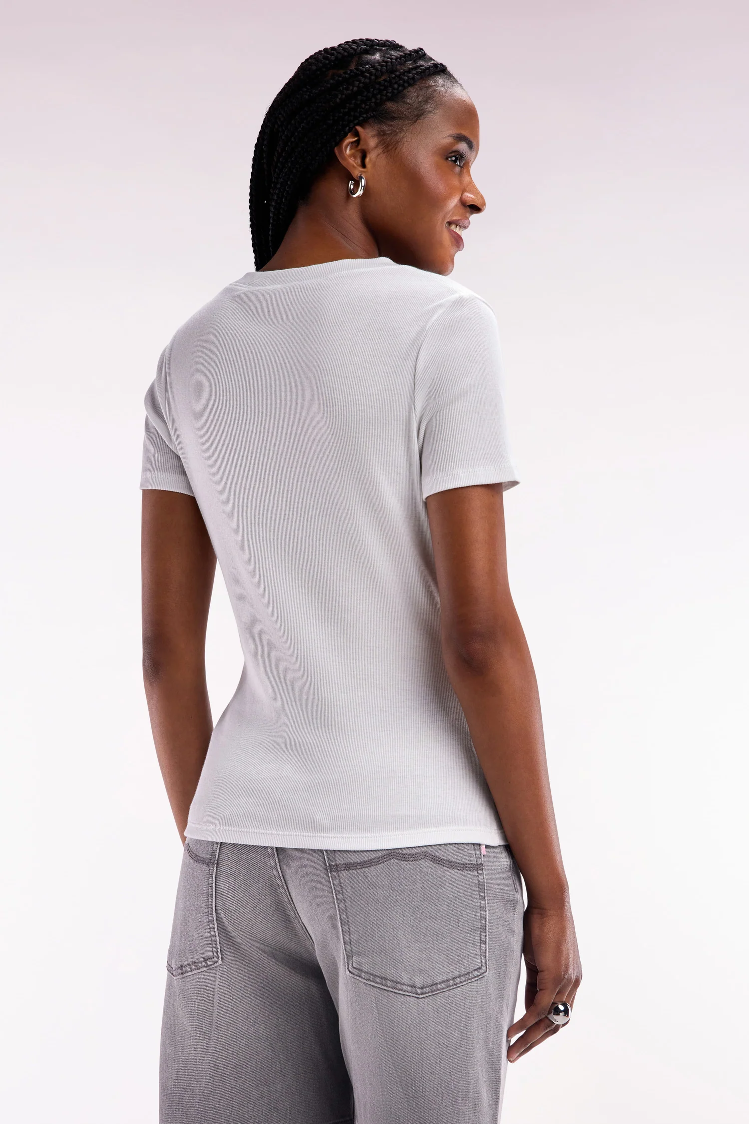 T-shirt en coton Pima côtelé blanc coupe ajustée - Image 4